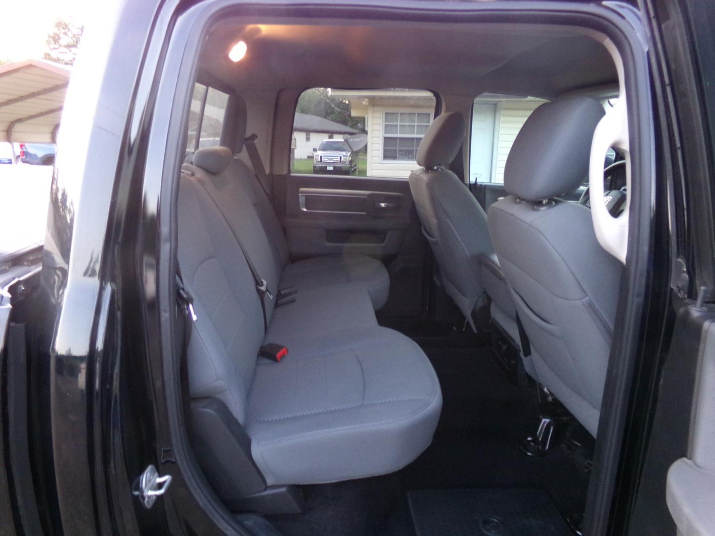 2013 Black /Gray RAM 1500 SLT (1C6RR7LG6DS) with an 3.6L engine, 6-speed automatic transmission, located at 401 First NE, Bearden, AR, 71720, (870) 687-3414, 33.726528, -92.611519 - Photo#20